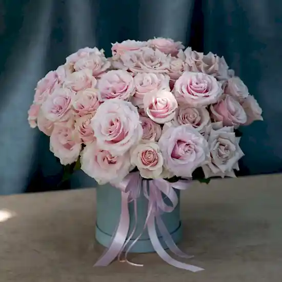 Blush Pink Roses Presented in a Hatbox - Pulbrook and Gould Flowers London